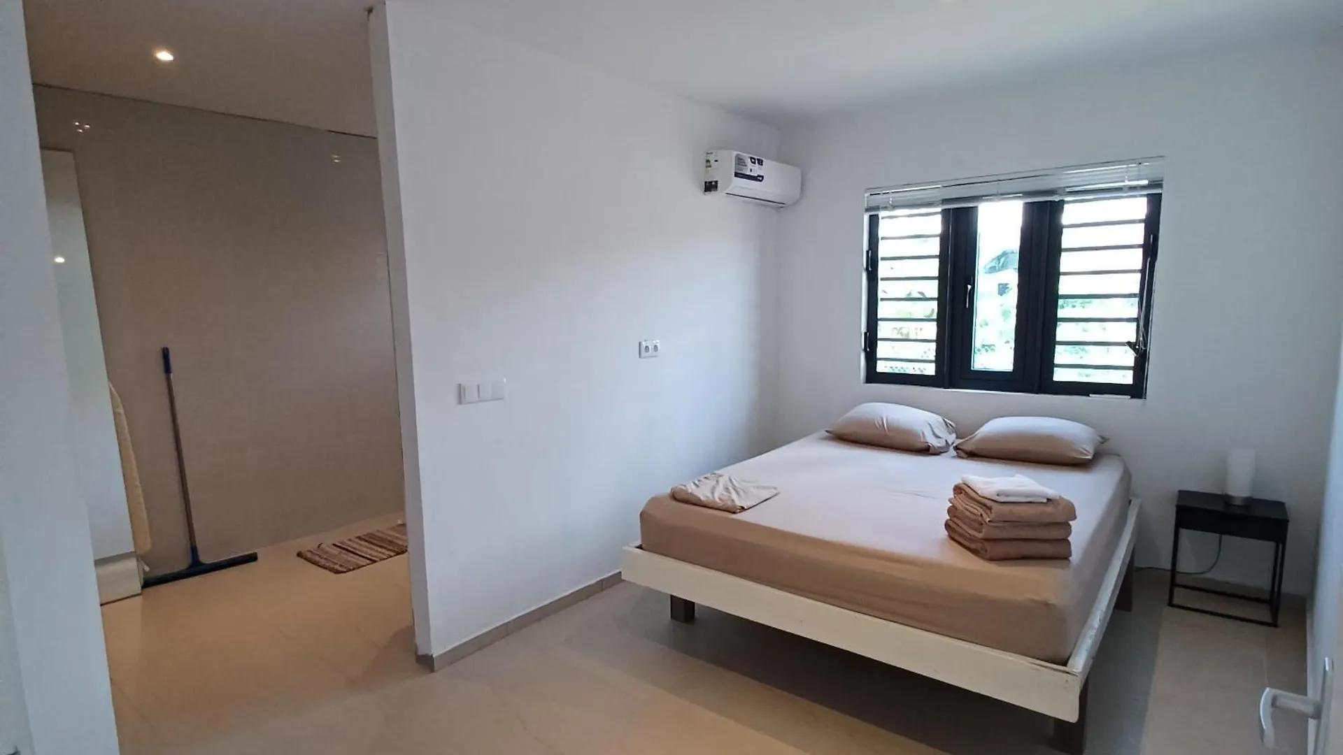 Parkiet Apartment - Regal Rentals Curacao contacts