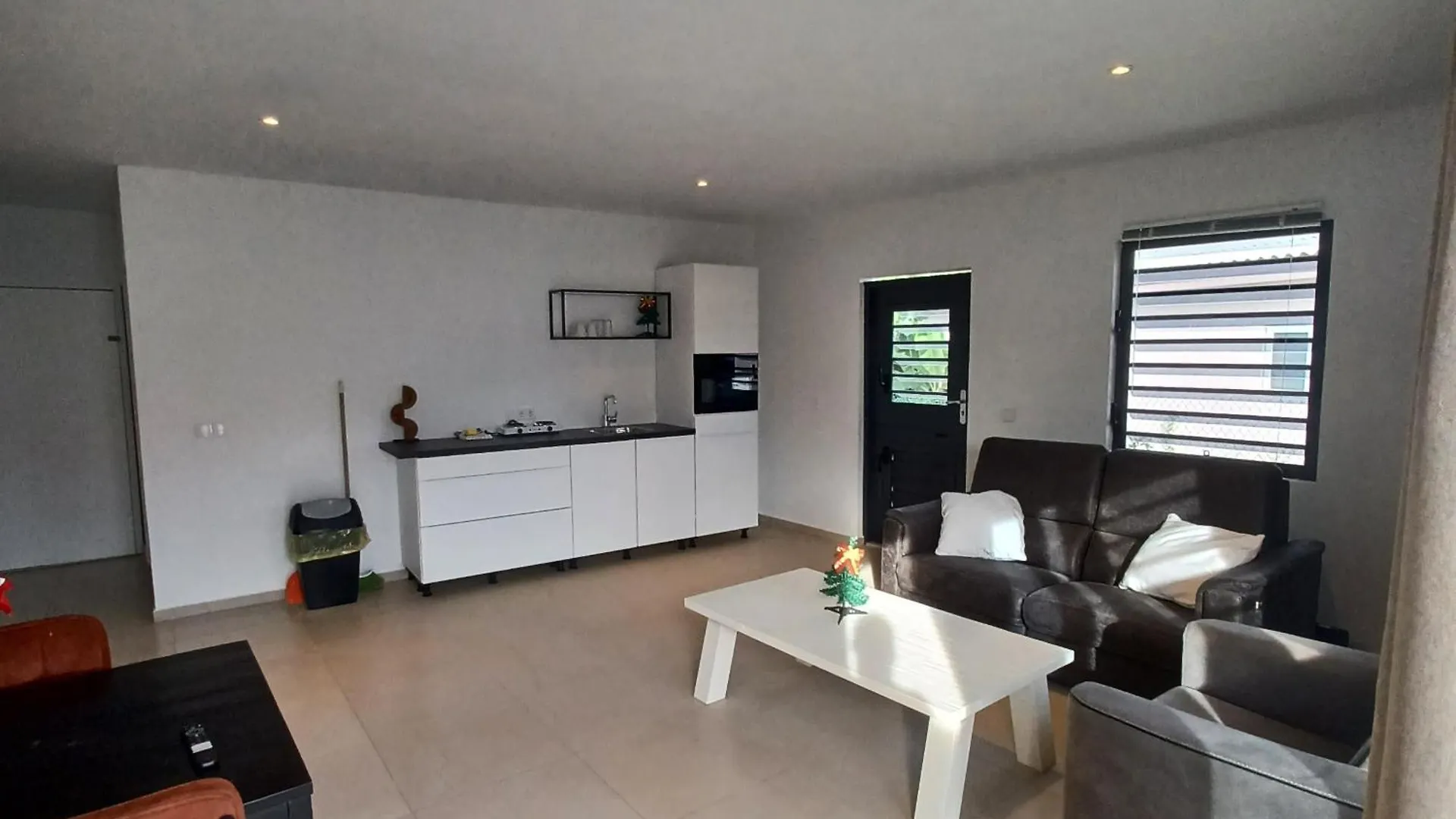 Parkiet Apartment - Regal Rentals Curacao Grote Berg